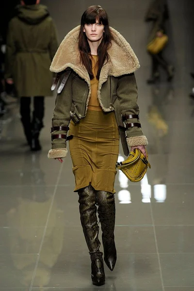 Look 12
